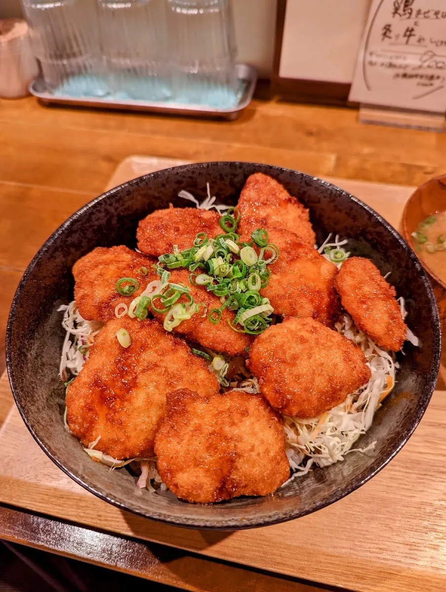 手打ちラーメンとカレーと珈琲 喫茶シロイヌ · 10